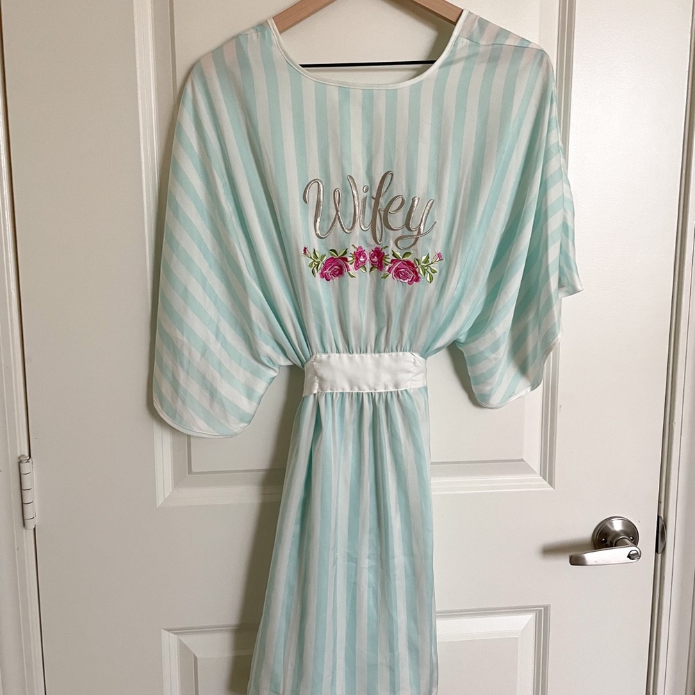 Betsey Johnson Wifey robe - Picture 1 of 5